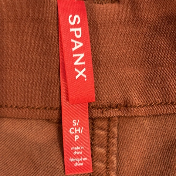 SPANX STRETCH TWILL SHORTS 4” - Picture 3 of 4